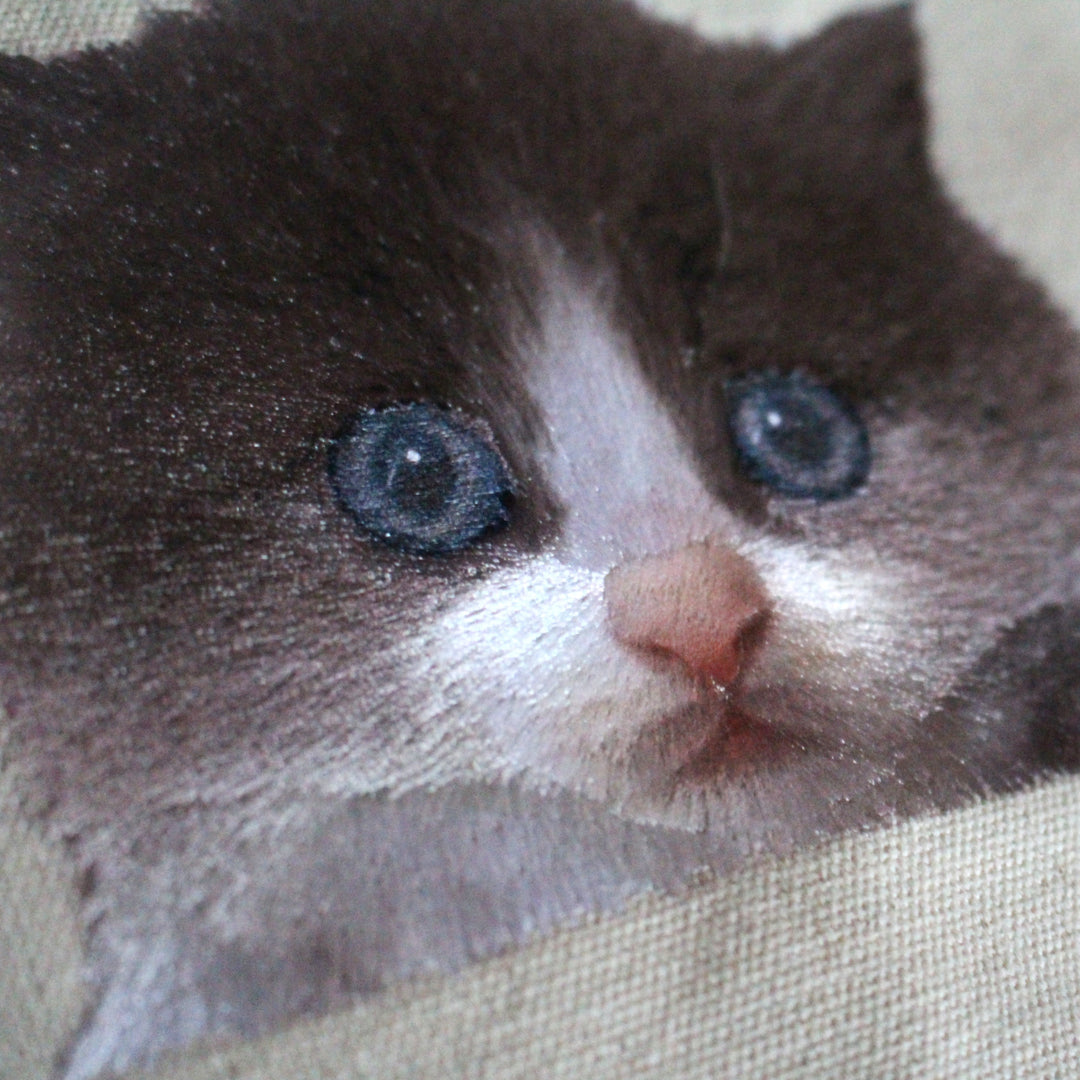 マンチカンの生刺繍作品、みーこちゃんの表情を再現